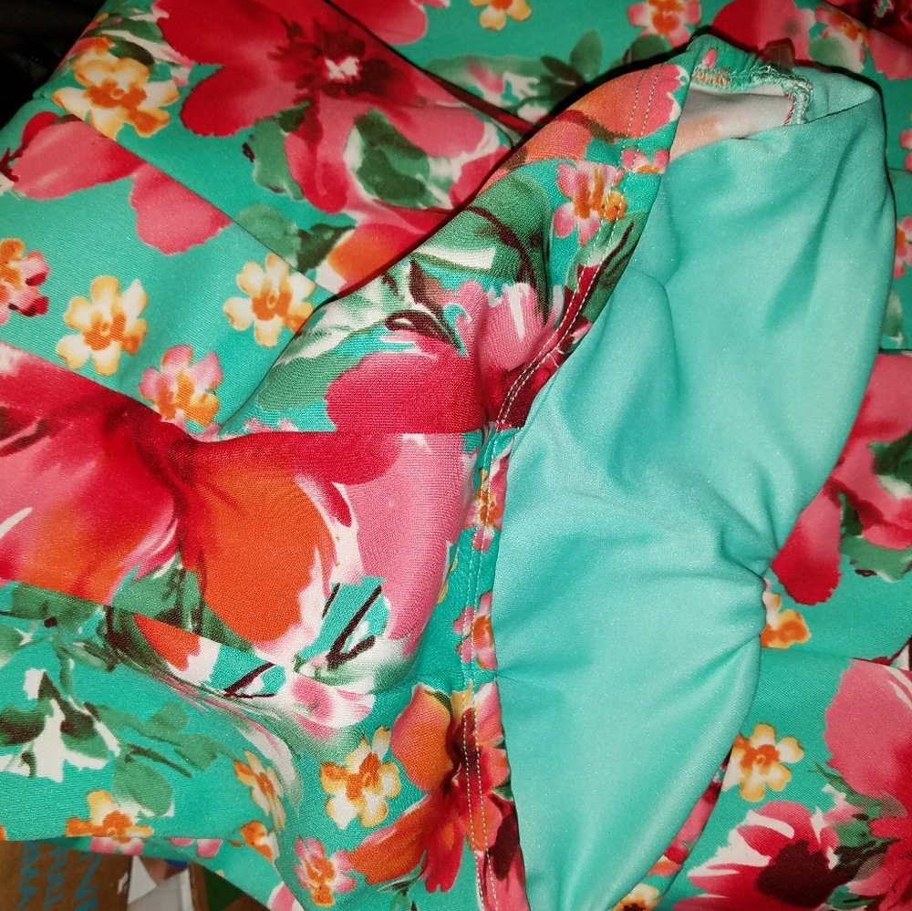 Dress - Picture 4 of 4